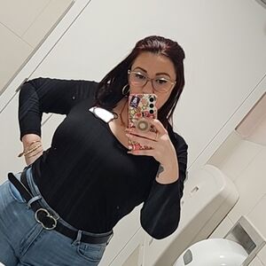 Meet your Posher, Stephanie